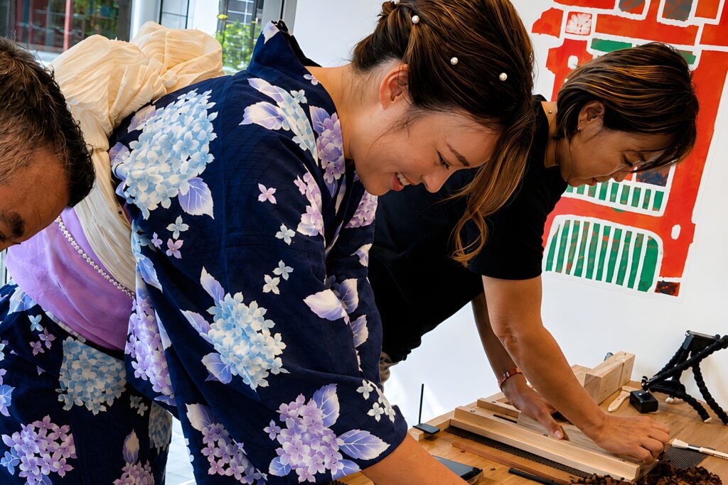 Chopstick-making experience in kimono, Asakusa
